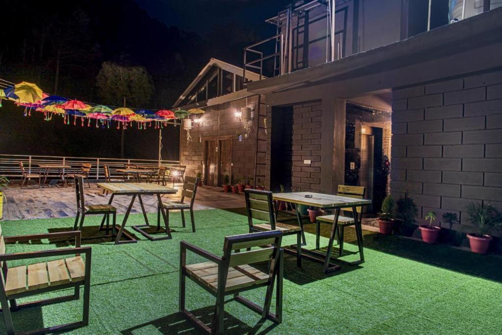 Hillcrest Heights Bed & Breakfast Kasauli Exterior foto