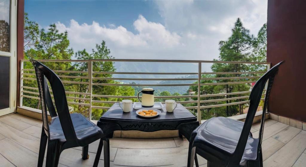 Hillcrest Heights Bed & Breakfast Kasauli Exterior foto