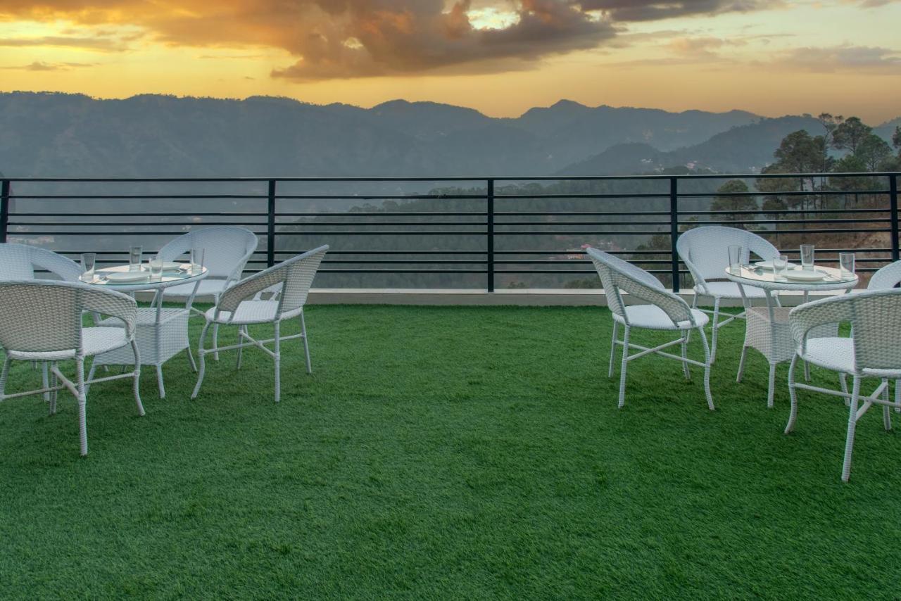 Hillcrest Heights Bed & Breakfast Kasauli Exterior foto