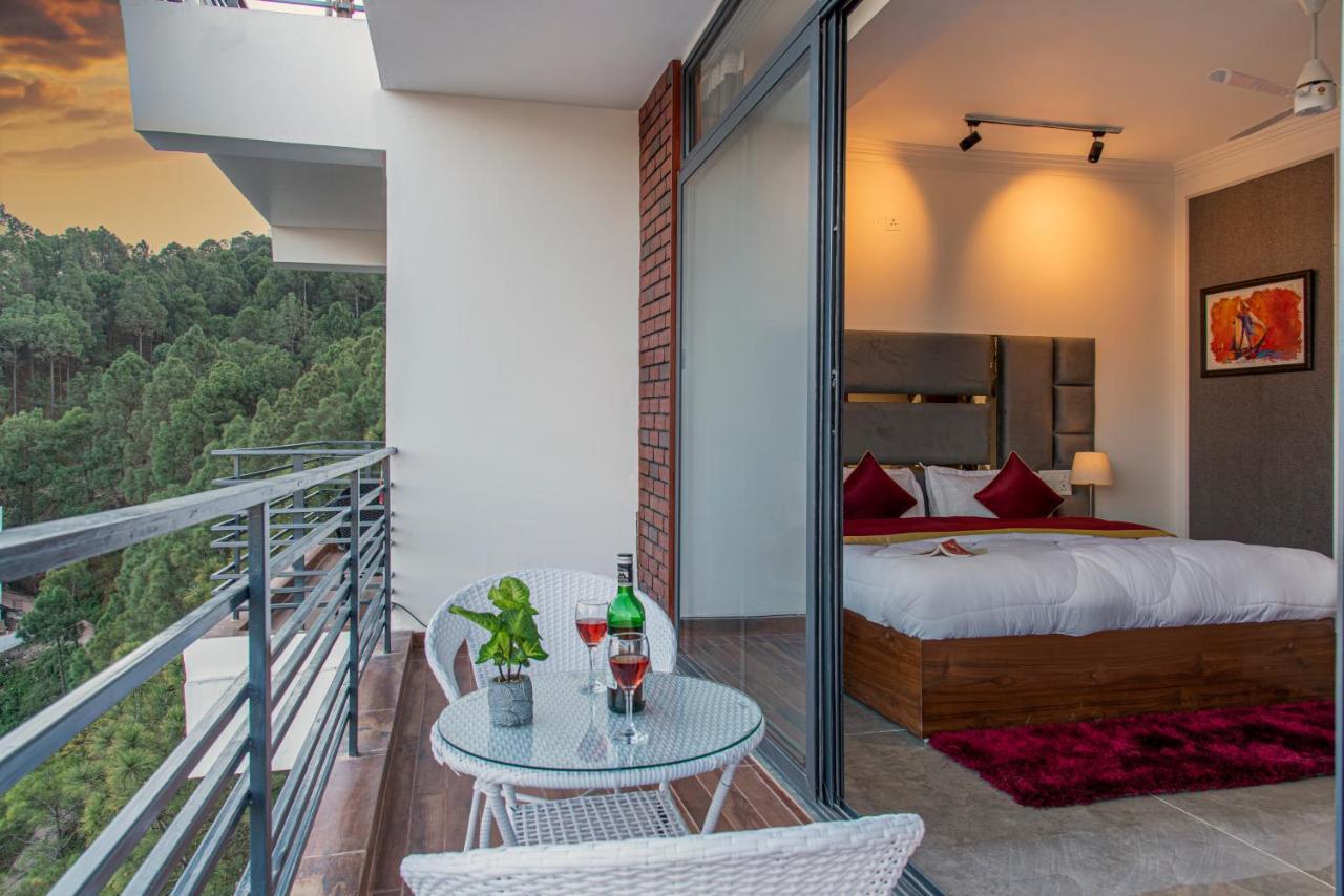 Hillcrest Heights Bed & Breakfast Kasauli Exterior foto