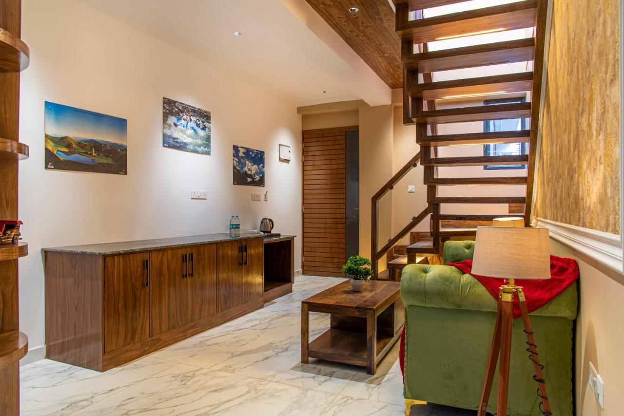 Hillcrest Heights Bed & Breakfast Kasauli Exterior foto