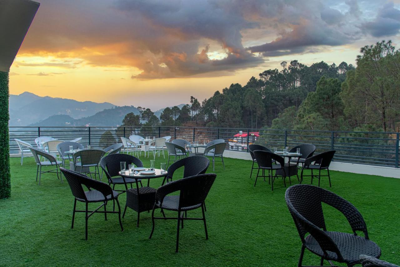 Hillcrest Heights Bed & Breakfast Kasauli Exterior foto