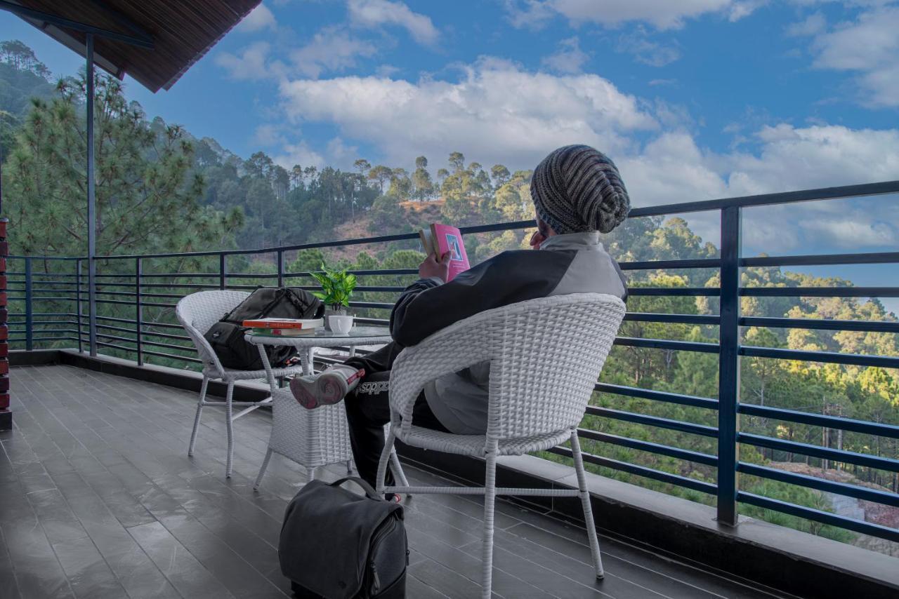 Hillcrest Heights Bed & Breakfast Kasauli Exterior foto
