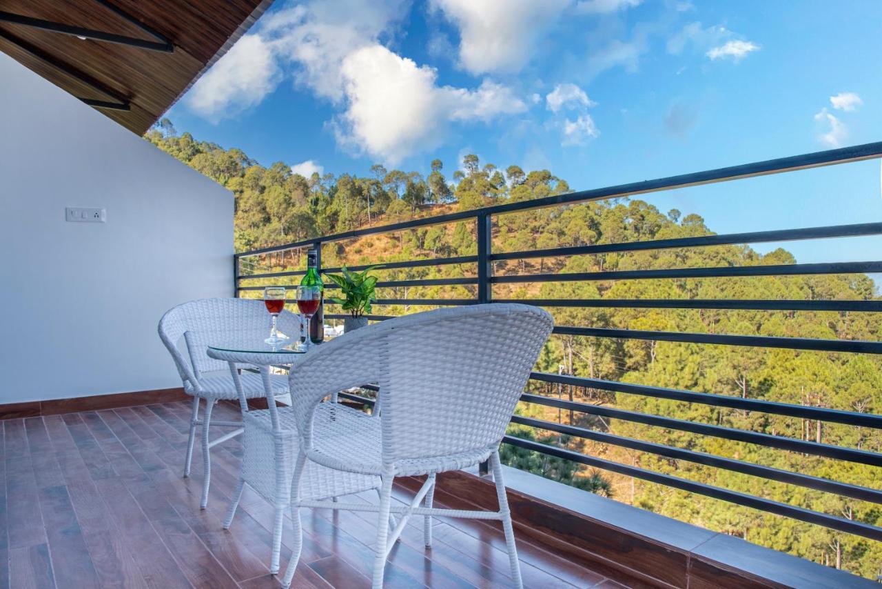 Hillcrest Heights Bed & Breakfast Kasauli Exterior foto